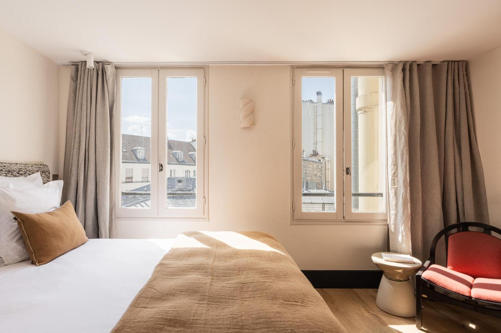 Hotel De La Gaite Paris Exterior photo